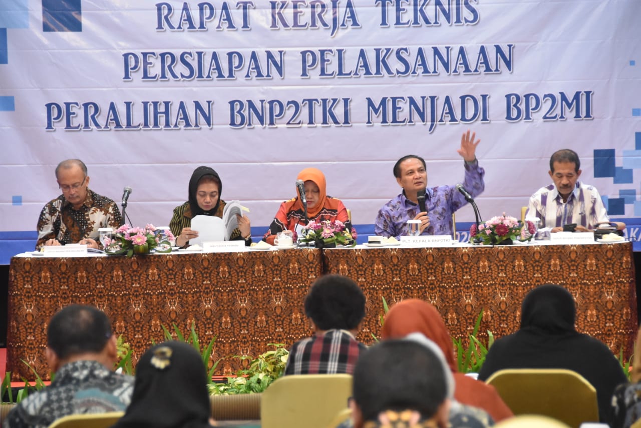 Plt kepala bp2mi : datang bersama, duduk bersama, kerja bersama untuk bp2mi